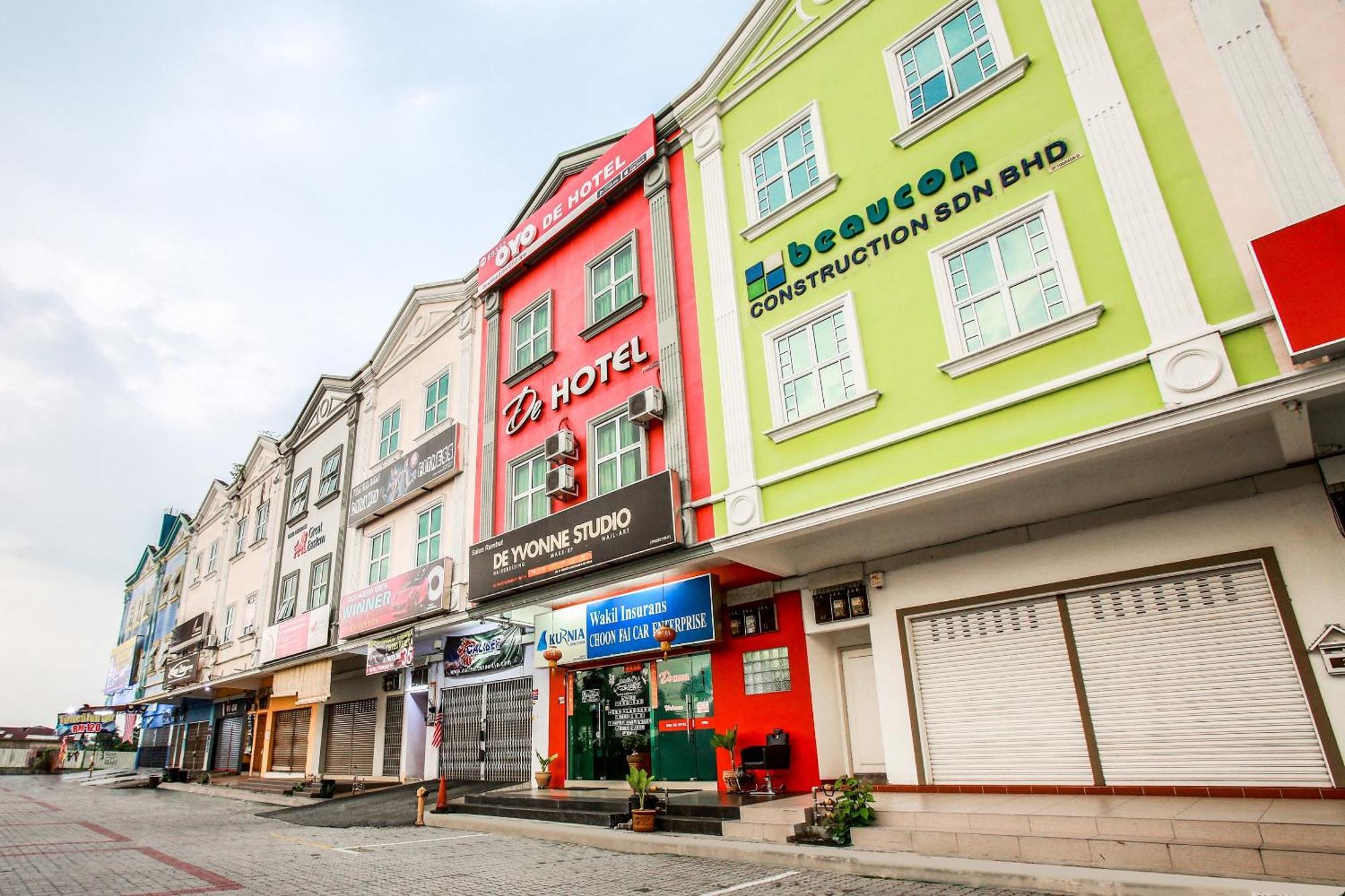 Oyo 89332 De Hotel Teluk Intan Exterior foto