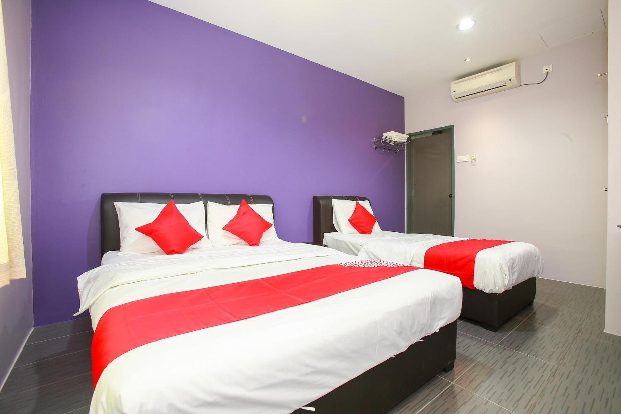 Oyo 89332 De Hotel Teluk Intan Exterior foto